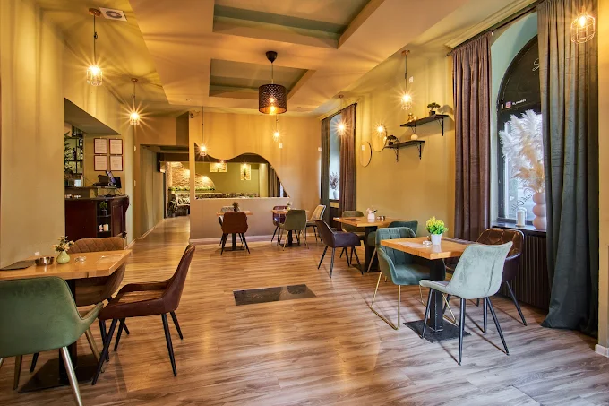 La Rotta - Enterijer restorana i autentična atmosfera 2