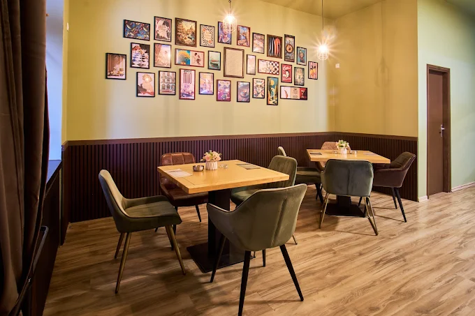 La Rotta - Enterijer restorana i autentična atmosfera 8